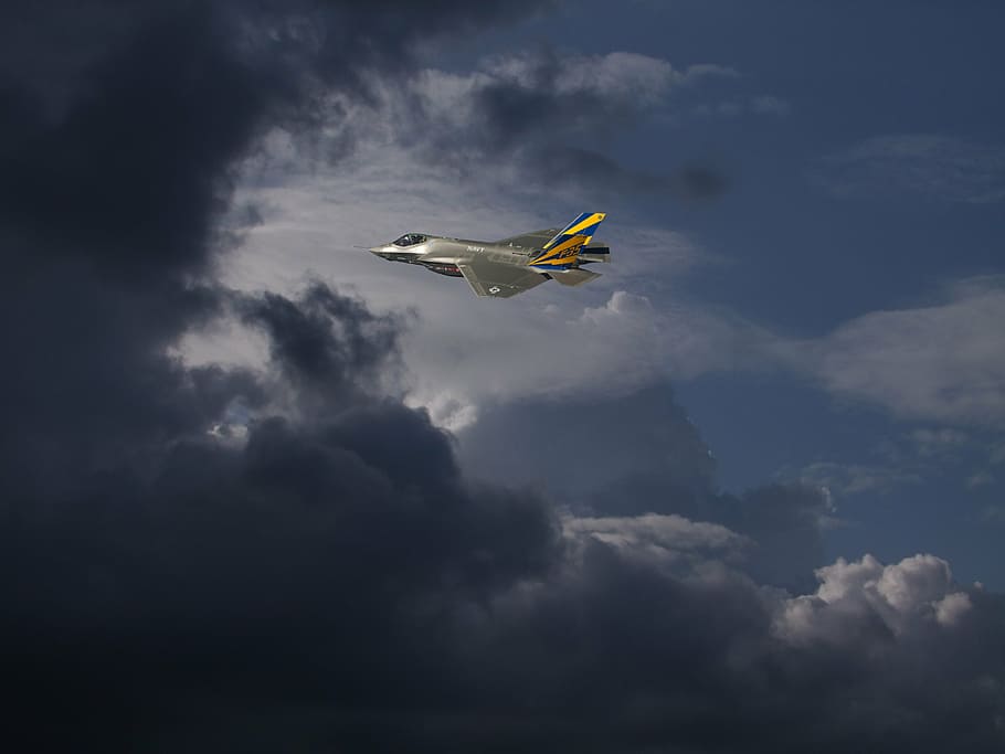 gray fighter jet above clu, clouds, dramatic clouds, lockheed martin f 35 HD wallpaper