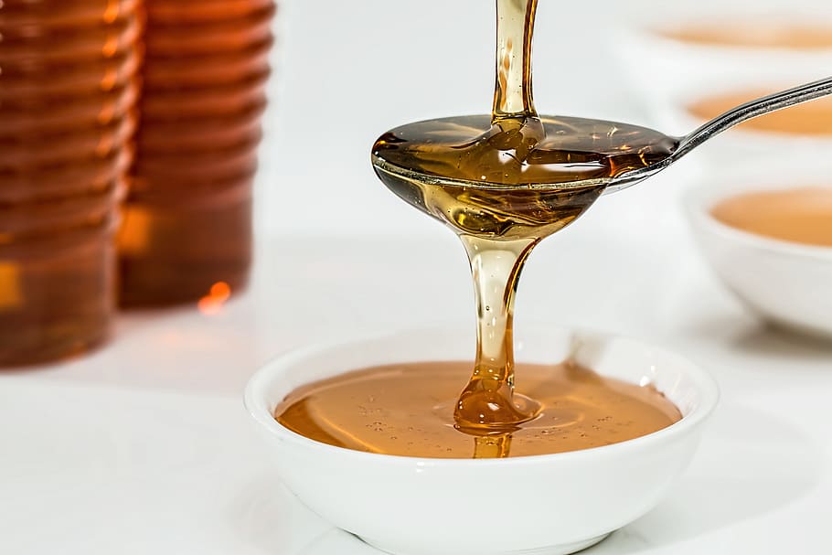 honey filled white saucer, sweet, syrup, organic, golden, teaspoon, HD wallpaper