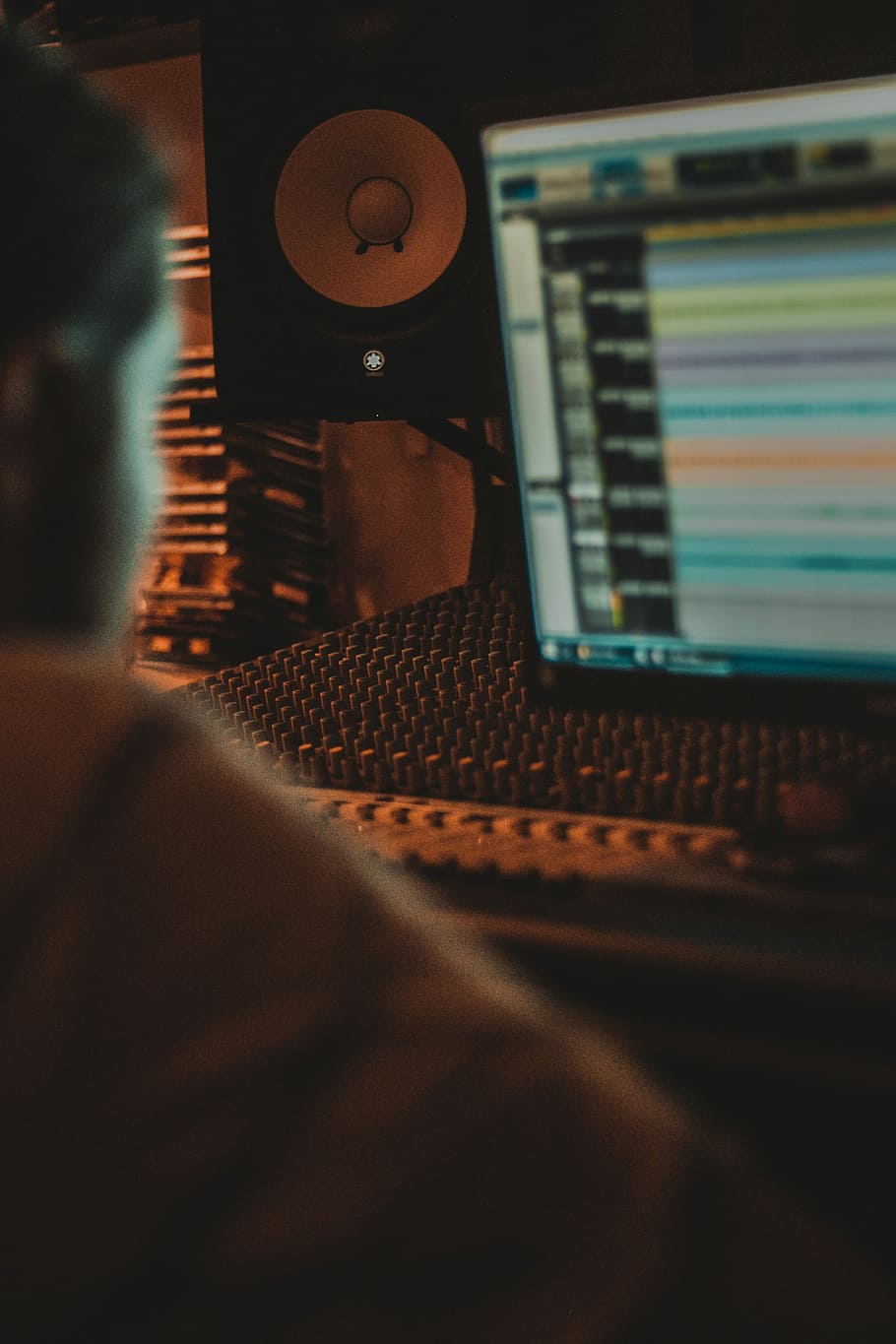 person using audio mixer, shallow focus photography of Dj, tech HD wallpaper