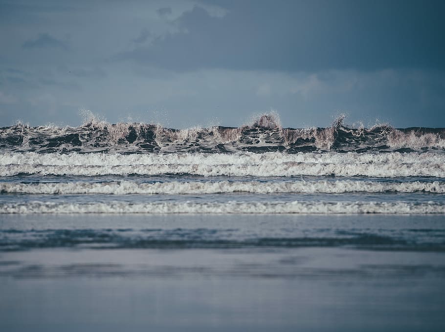 ocean waves scenery, sea waves under cloudy sky, rock, water HD wallpaper