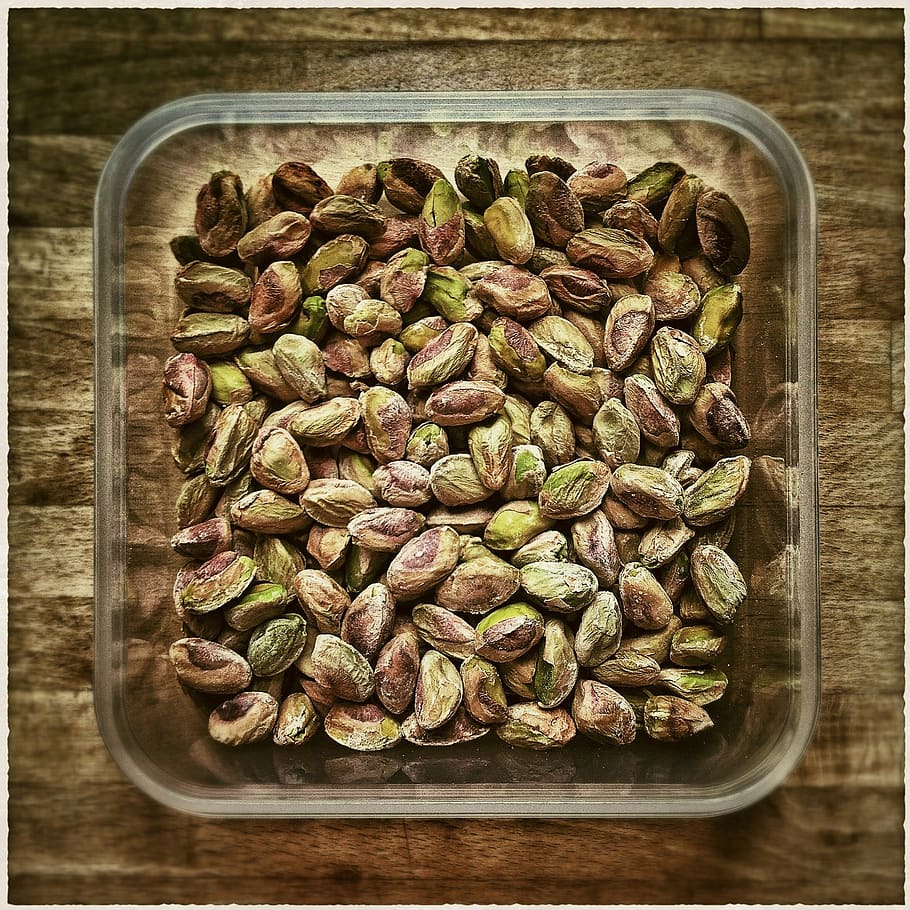 pistatzien, nuts, bake, eat, food, nutrition, feed, tasty, biscuits on plate HD wallpaper
