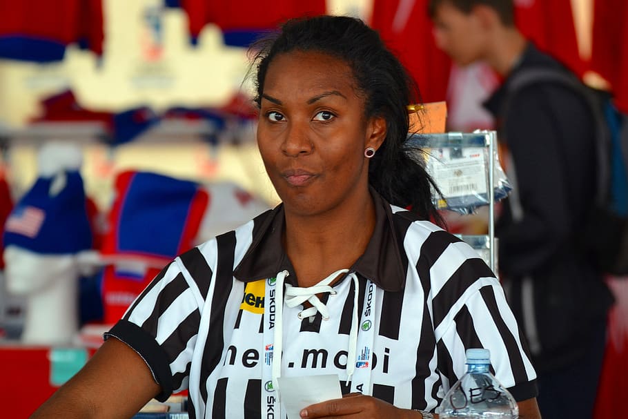 referee, the cashier, portrait, people, real people, women