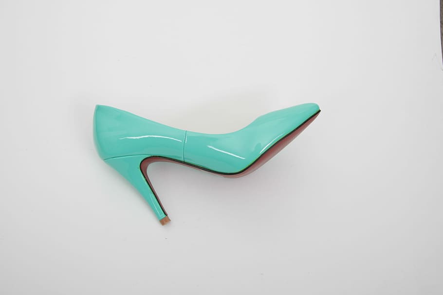 unpaired teal patent leather platform stiletto heel on white surface, HD wallpaper