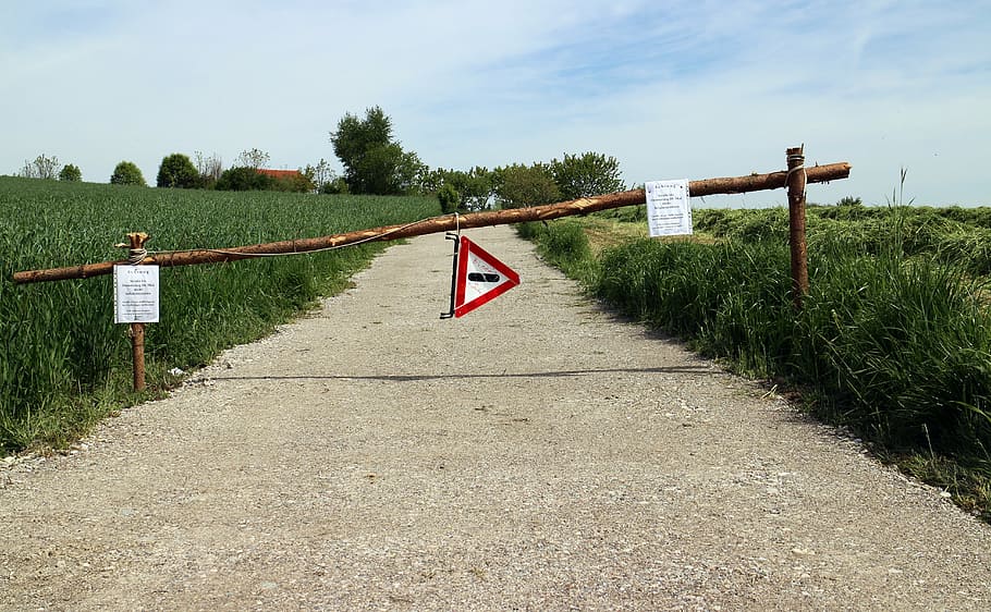 road block, barrier, stop, bark, limit, note, warning, away HD wallpaper