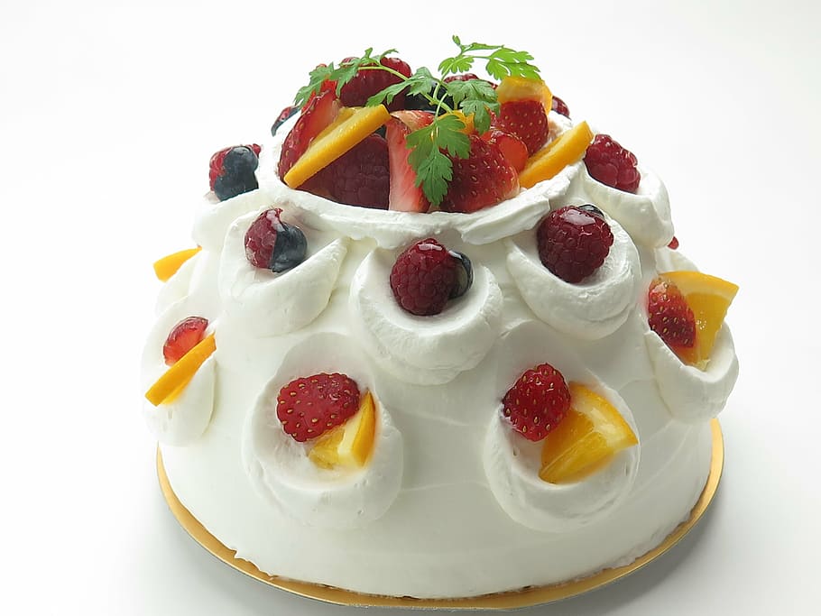 white icing cake with strawberry and citrus fruits, modern HD wallpaper
