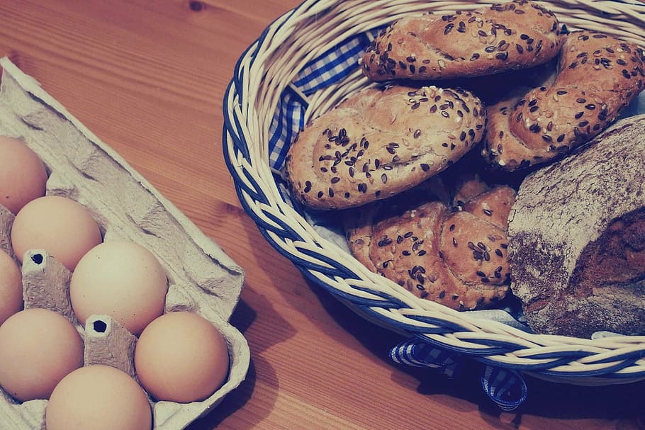 brown pastries on woven basket, close, photo, fresh, eggs, tray HD wallpaper