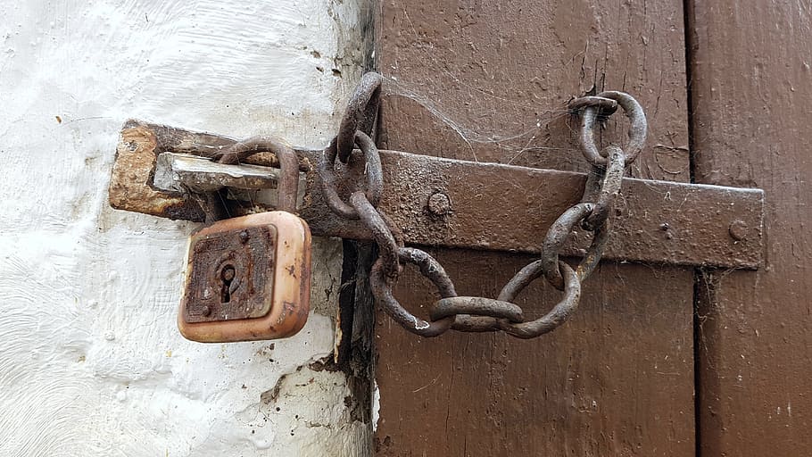 brown chain lock, castle, u-lock, door, goal, wood barn, metal HD wallpaper