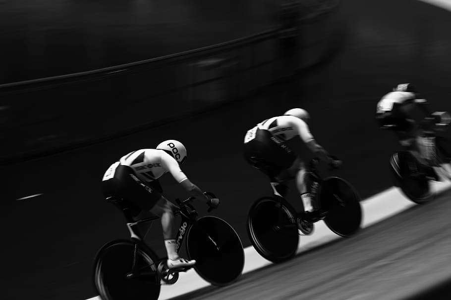 grayscale photo of bicycle racers, bike, team sprint, velodrome, HD wallpaper