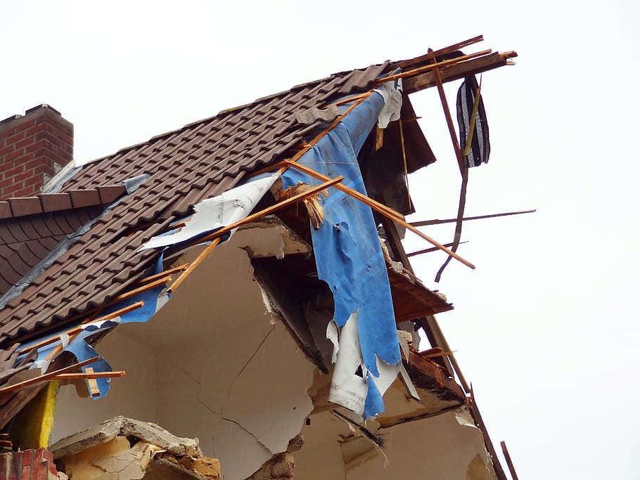 wrecked brown house, explosion, residence, bomb, accident, gas HD wallpaper