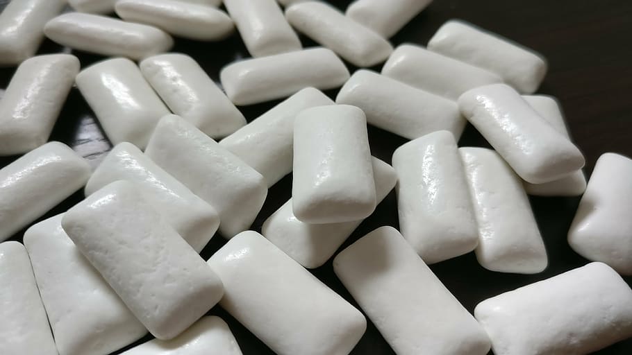 bunch of white candies, chewing gum, still life, close-up, large group of objects HD wallpaper