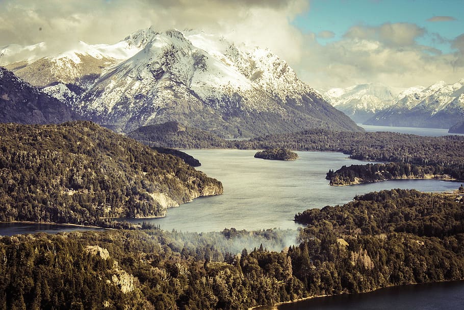 scenery of mountain near body of water, lake with mountain range view during daytime HD wallpaper