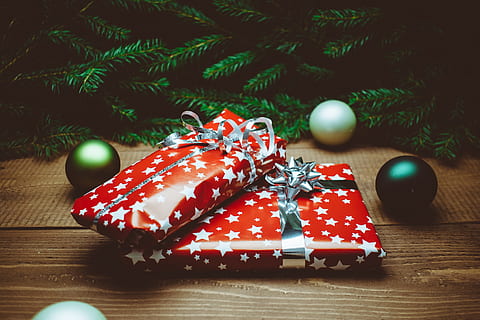 Christmas presents under tree, various, xmas, decoration, wood - Material HD wallpaper