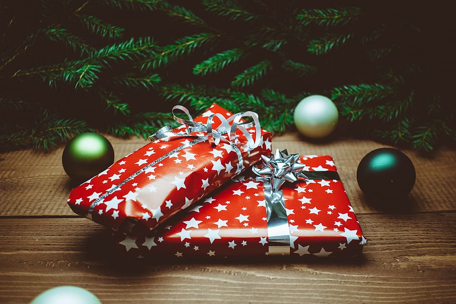 Christmas presents under tree, various, xmas, decoration, wood - Material HD wallpaper