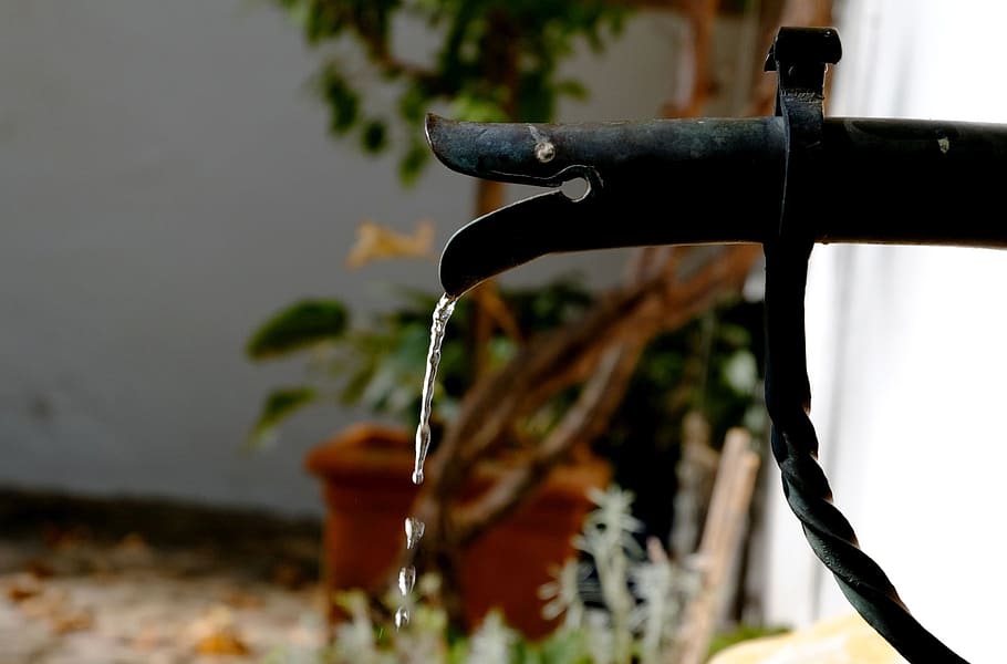 fountain, source, water, drip, nature, focus on foreground HD wallpaper