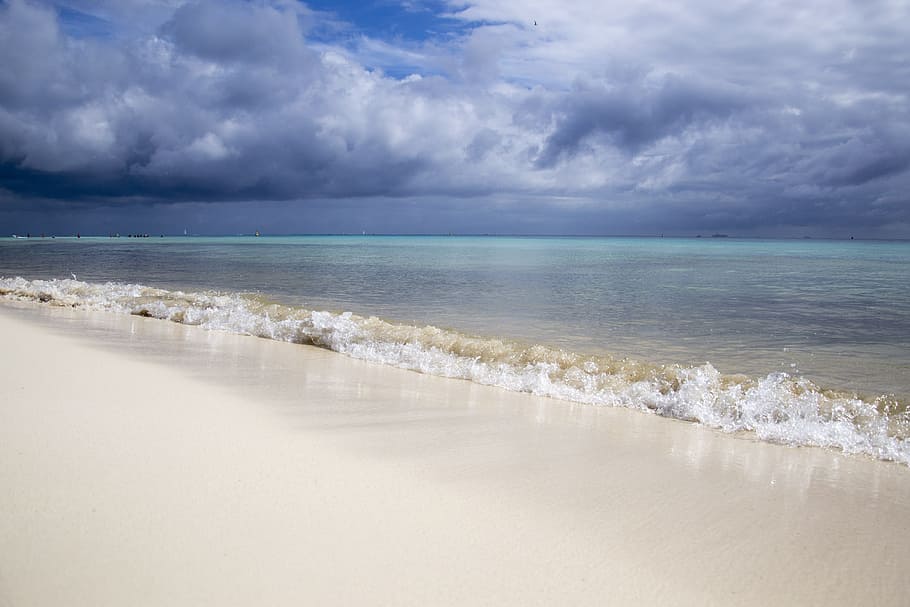 seashore during daytime, beach, mmer, cariiabe, water, land HD wallpaper