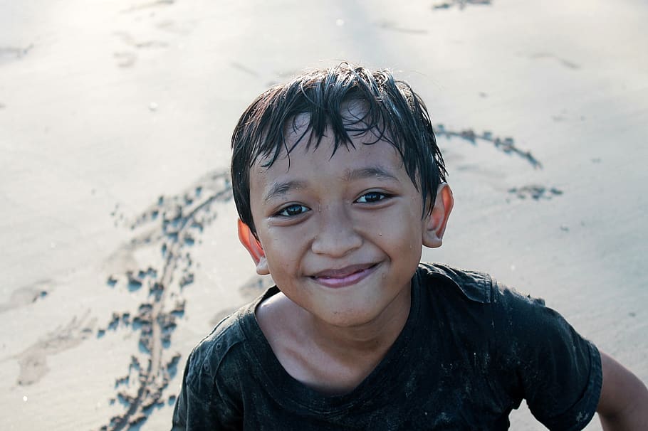 boys, beach, sand, play, water, cheerful, happy, smile, photo, HD wallpaper