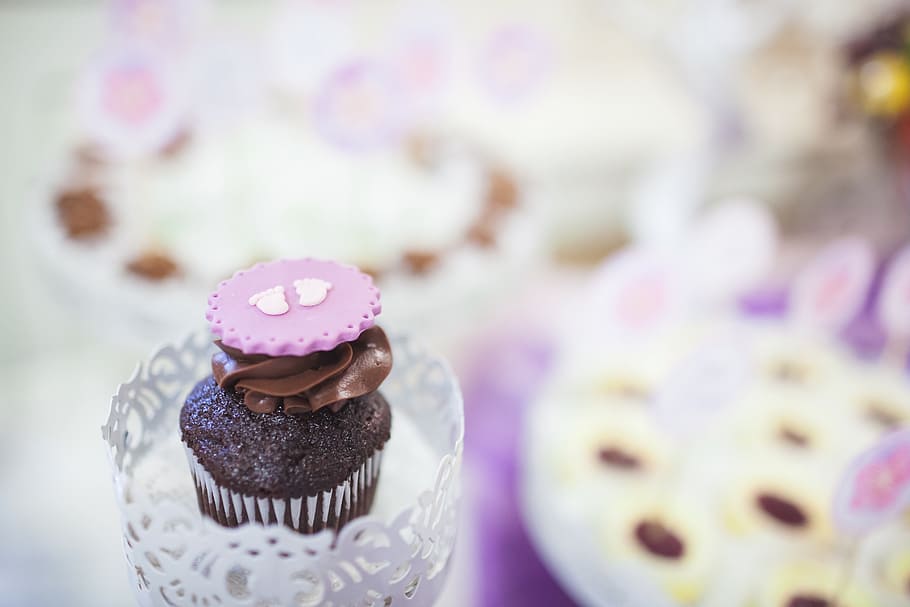 cupcake, toppers, cream, chocolate, icing, dessert, food, party, HD wallpaper