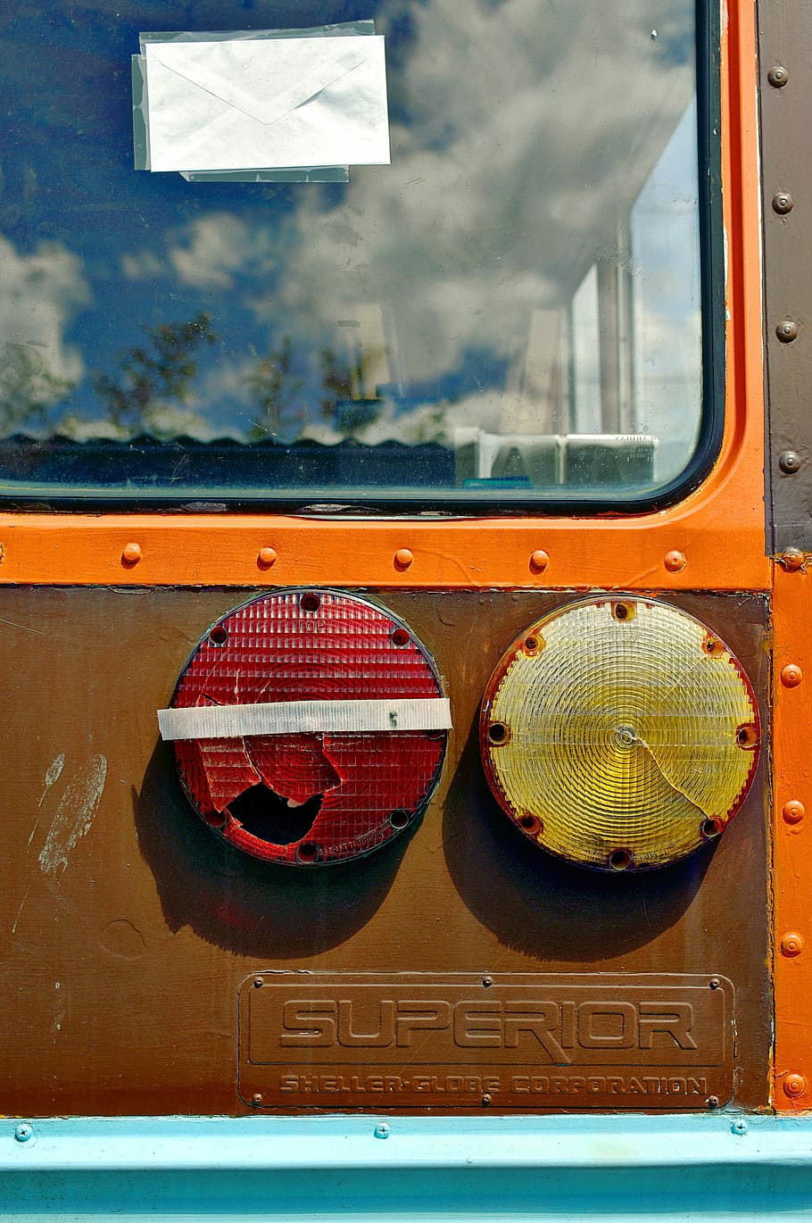 red and yellow tail light, untitled, vehicle, bus, lights, mode of transportation HD wallpaper