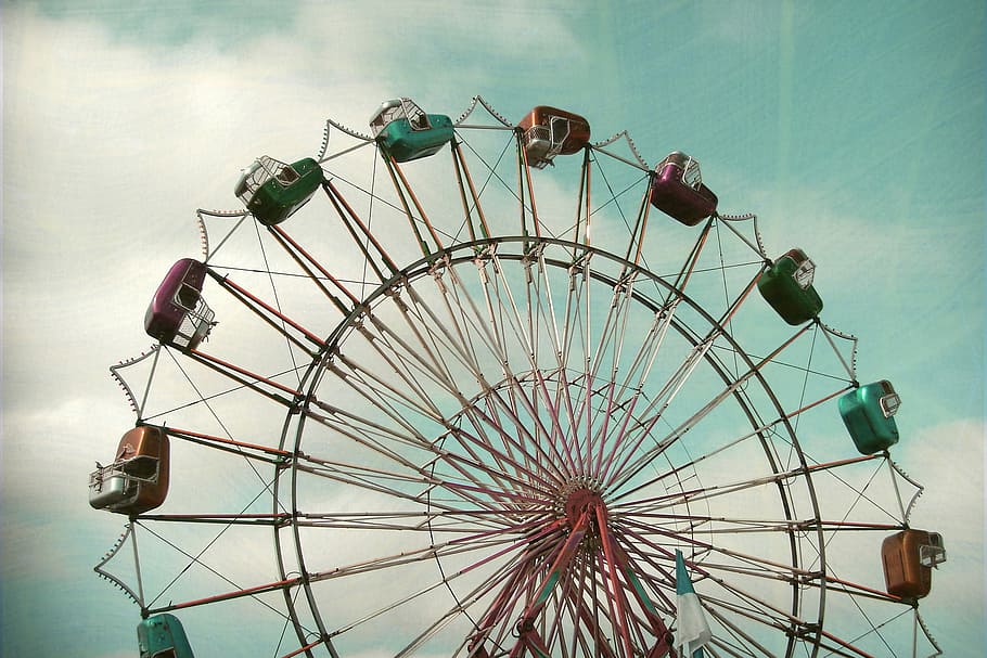 red and green Ferris wheel under clear blue sky, amusement Park Ride HD wallpaper