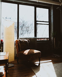 brown fabric chair near beige floor lamp, photo of slipper chair near radiator HD wallpaper