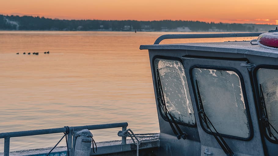 body of water during sunset, boat on body of water, sunrise, orange HD wallpaper