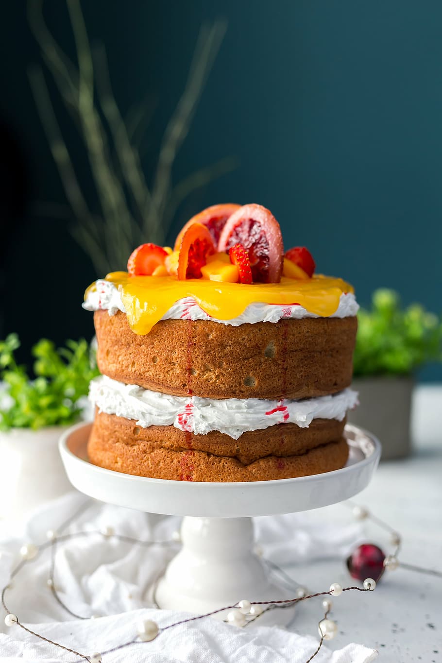 white icing covered cake with slice of fruits, sweet, dessert HD wallpaper