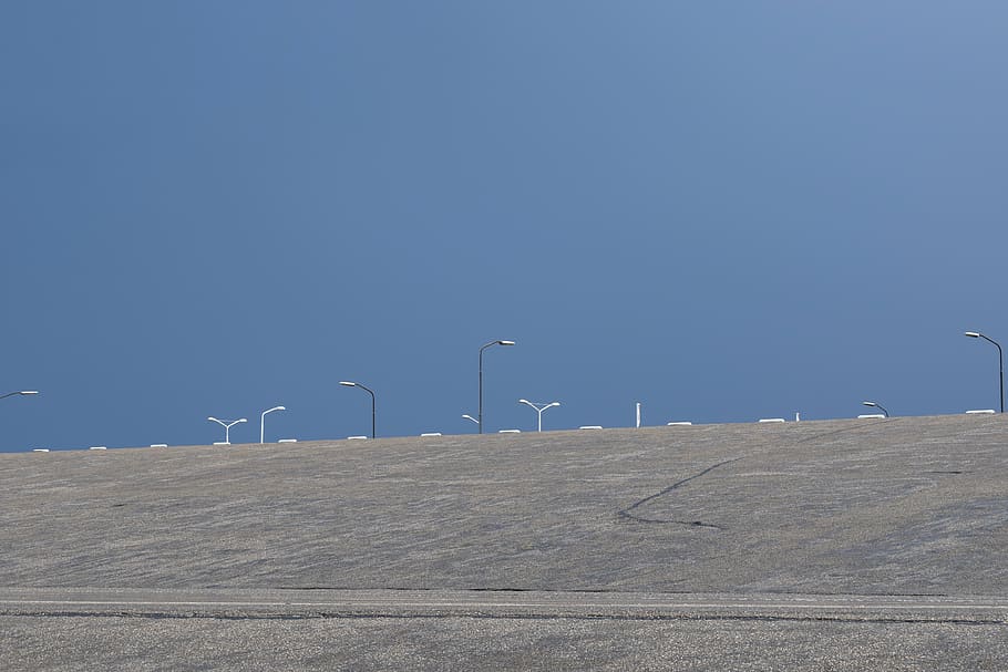 dike, traffic, asphalt, sky, blue, grey, wind turbine, renewable energy HD wallpaper