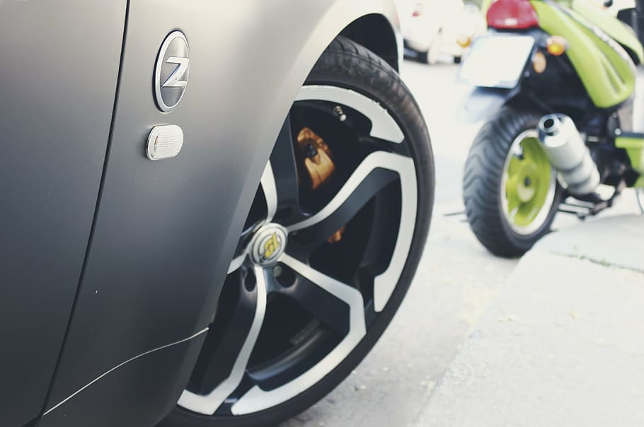 gray vehicle parked on sidewalk, grey, nissan, z, series, spoke HD wallpaper