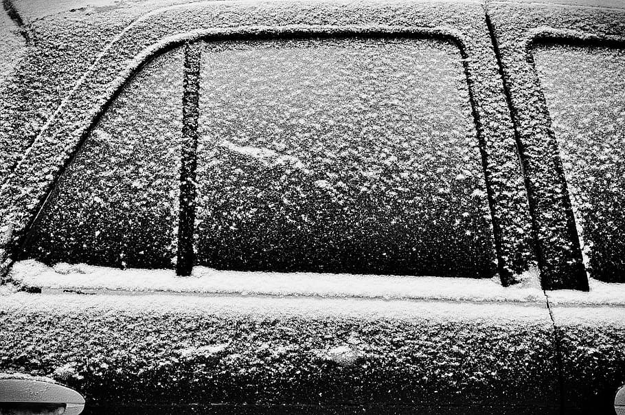 black car covered with snow, selective focus of car covered with snow HD wallpaper