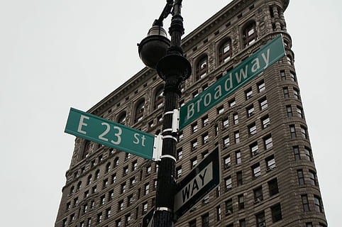 brown concrete building during daytime, Broadway, New York HD wallpaper