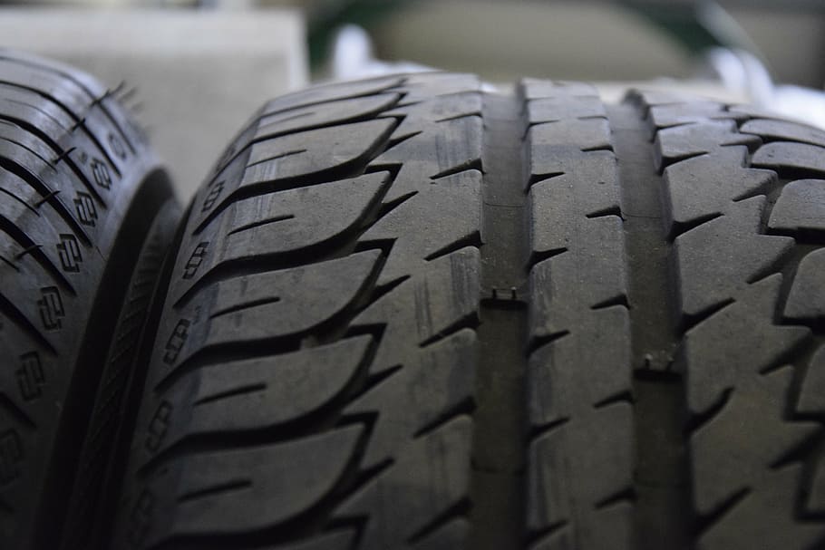mature, rubber, workshop, tire, close-up, selective focus, no people HD wallpaper