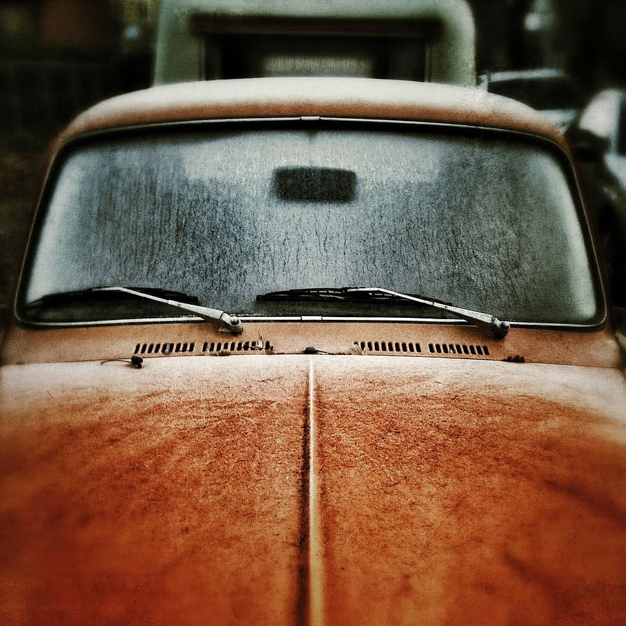 closeup photo of brown car, selective focus photography of a brown Volkswagen Beetle HD wallpaper