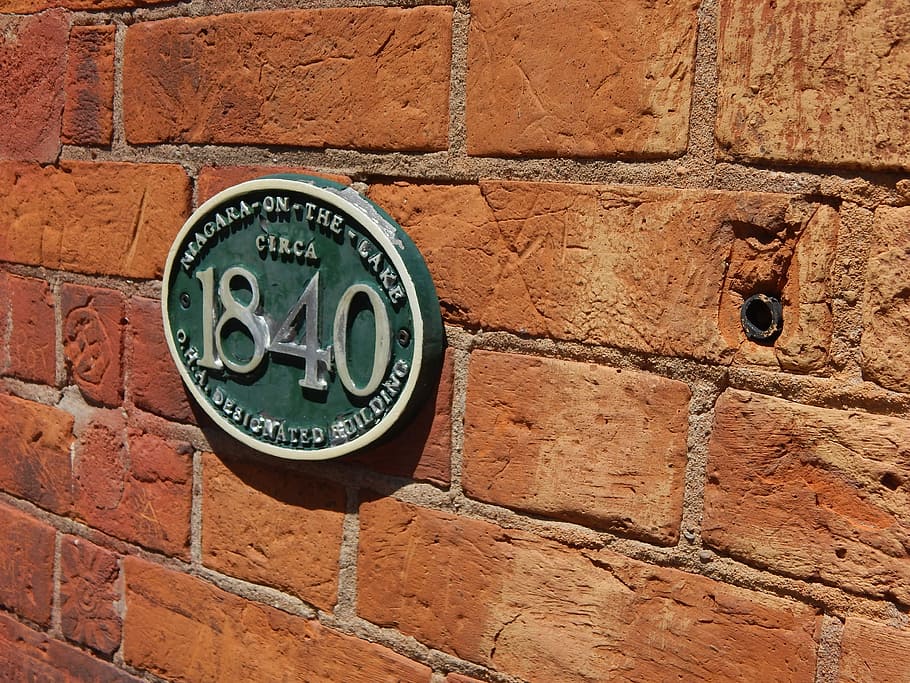 Bricks, Wall, Classic, Protected, 1840, plaque, brick wall HD wallpaper