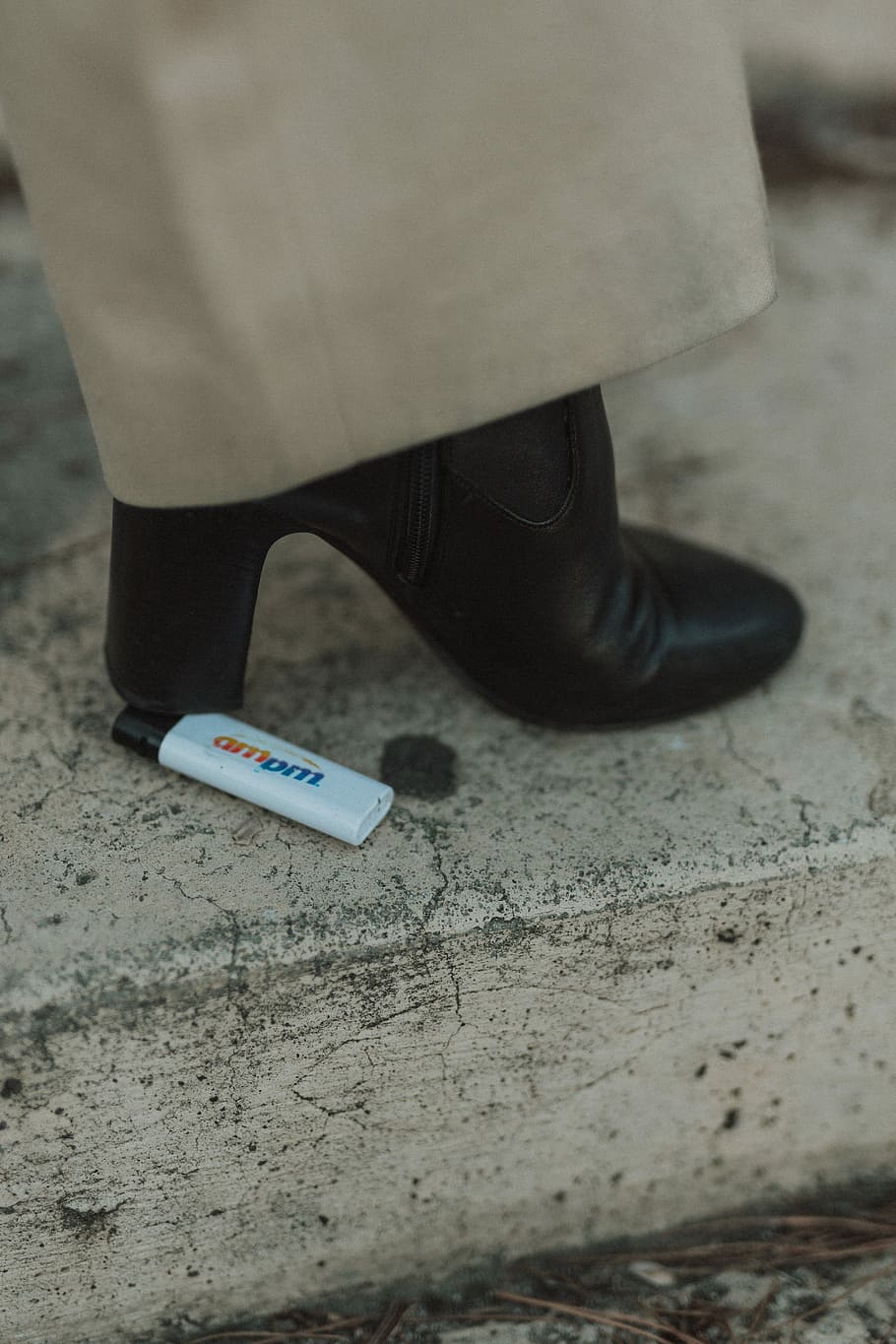 person stepping on white disposable lighter, woman stepping on white disposable lighter HD wallpaper