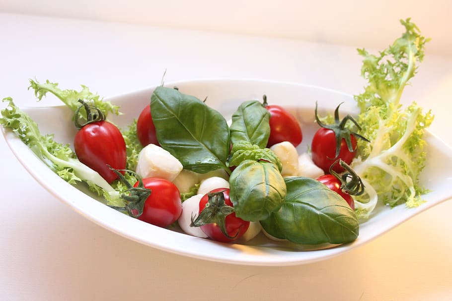 assorted vegetable on boat-shape bowl, mozzarella, tomatoes HD wallpaper