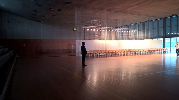 person standing in stadium, man standing inside basketball court HD wallpaper