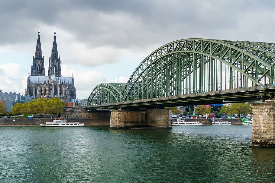 boat under gray concrete bridge, cologne, cologne cathedral, rhine, HD wallpaper