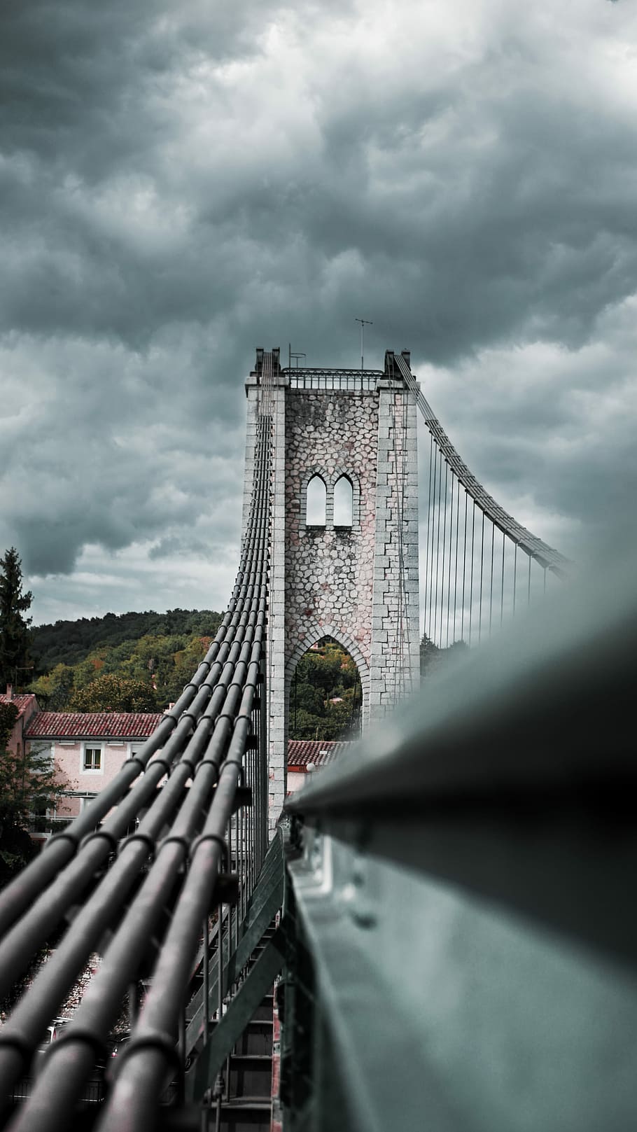gray concrete building under dark sky during daytime, Brooklyn Bridge photography HD wallpaper