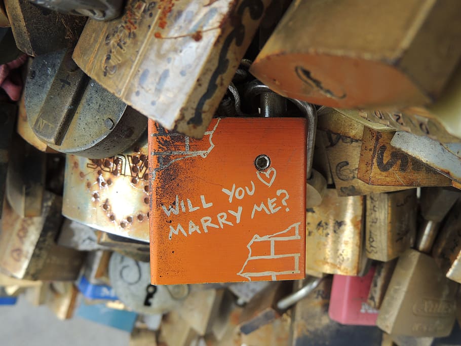 orange steel padlock, lock bridge, paris, love, marriage, propose HD wallpaper