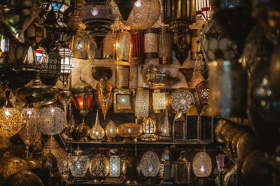 macro shot of wine glasses, shallow focus photography of assorted lamps HD wallpaper