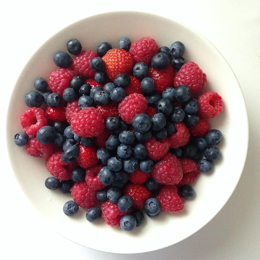 berries, blueberries, strawberry, raspberry, healthy, berry fruit HD wallpaper