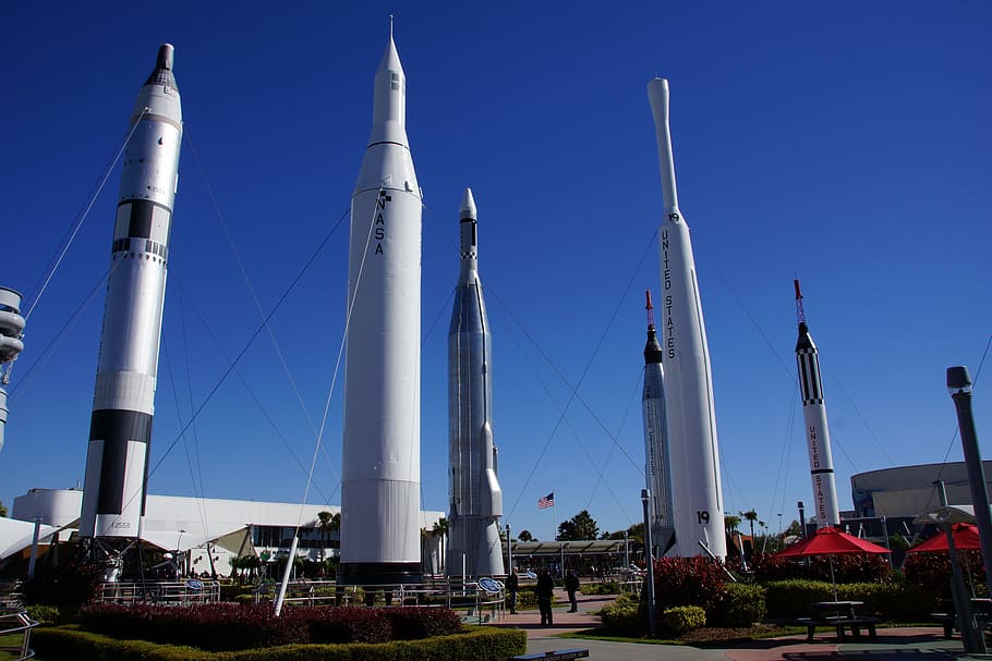 people standing near missiles during daytime, cape canaveral, HD wallpaper