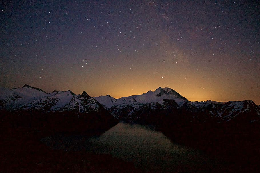 snow covered mountains at night, Looking to the stars, reflection HD wallpaper