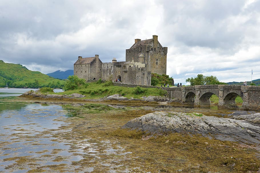 HD wallpaper: scotland, eilean donan castle, mirroring, built structure ...