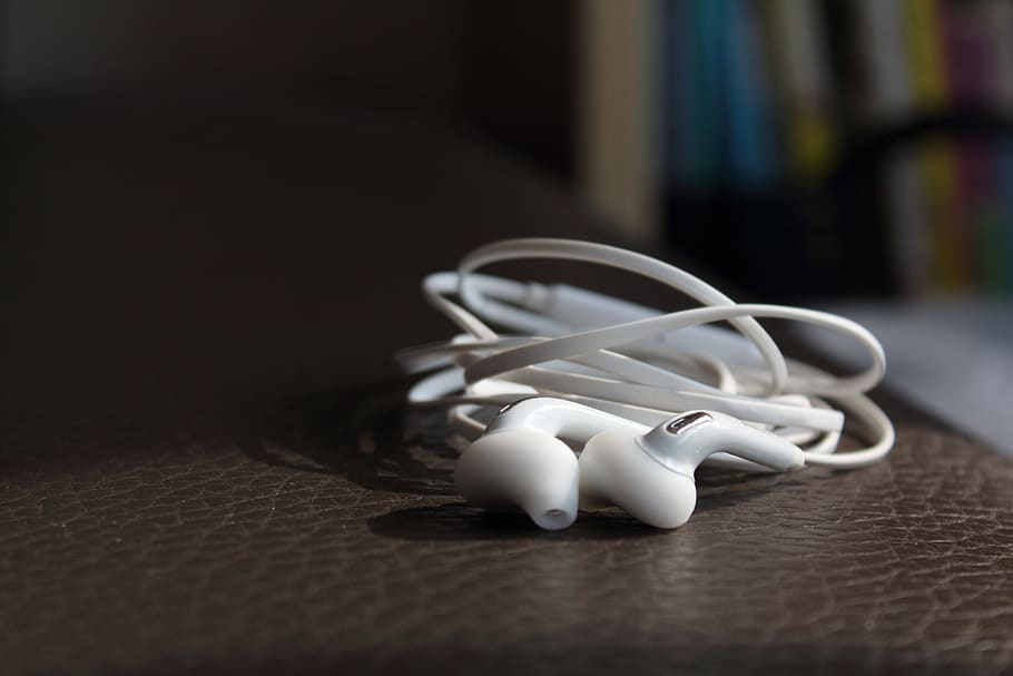 earphone, electronic products, headphone, listening to music, HD wallpaper