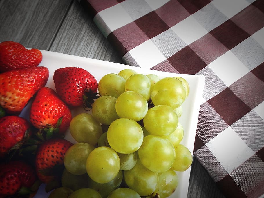 grapes, strawberries, fruit, breakfast, table, tablecloth, food and drink HD wallpaper