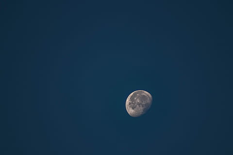 half-moon, full moon, dark, night, minimal, simple, space, astronomy HD wallpaper