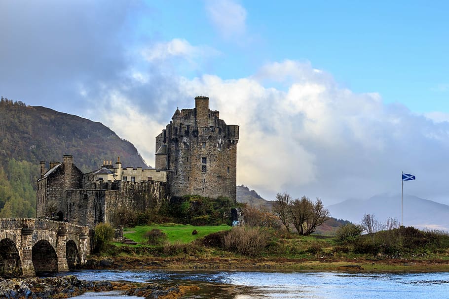 Eilean Donan Castle, white and grey stone tower, landscape, lake HD wallpaper