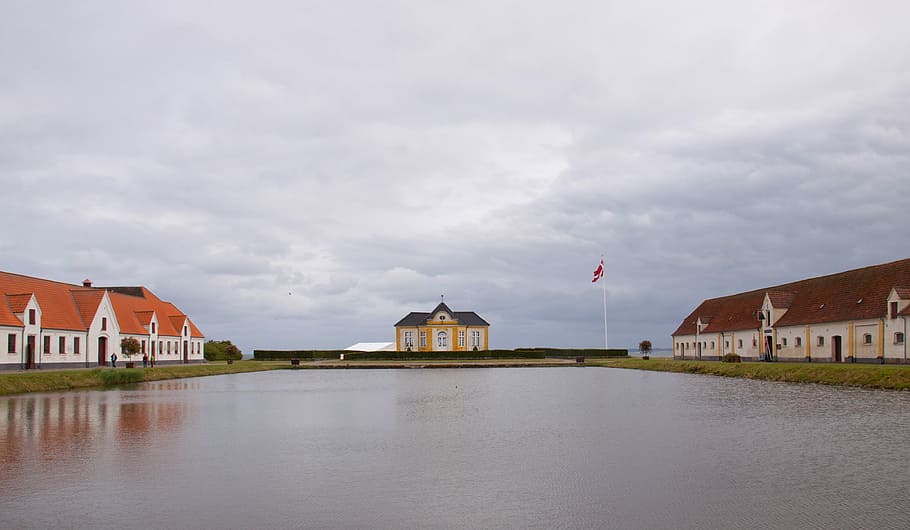 valdemar-castle-lake-cloudscape.jpg