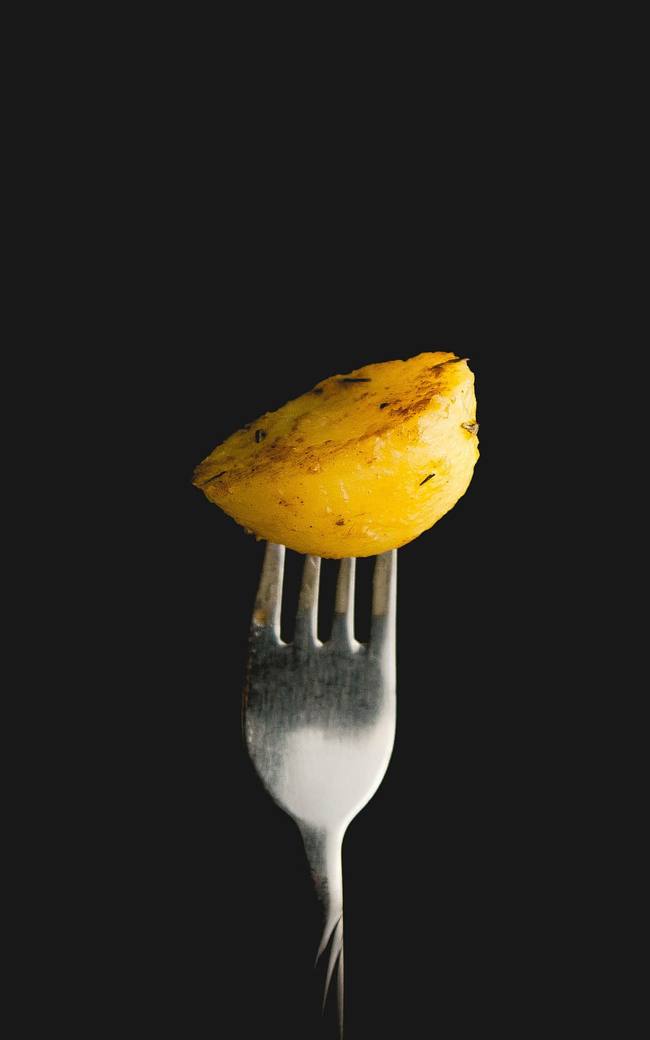 close-up photo of stainless steel fork with sliced potato, fried HD wallpaper